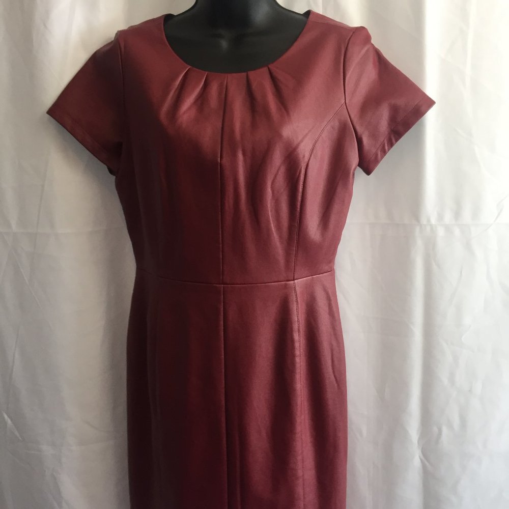 Le Chäteau Red Faux Leather Dress Size Medium